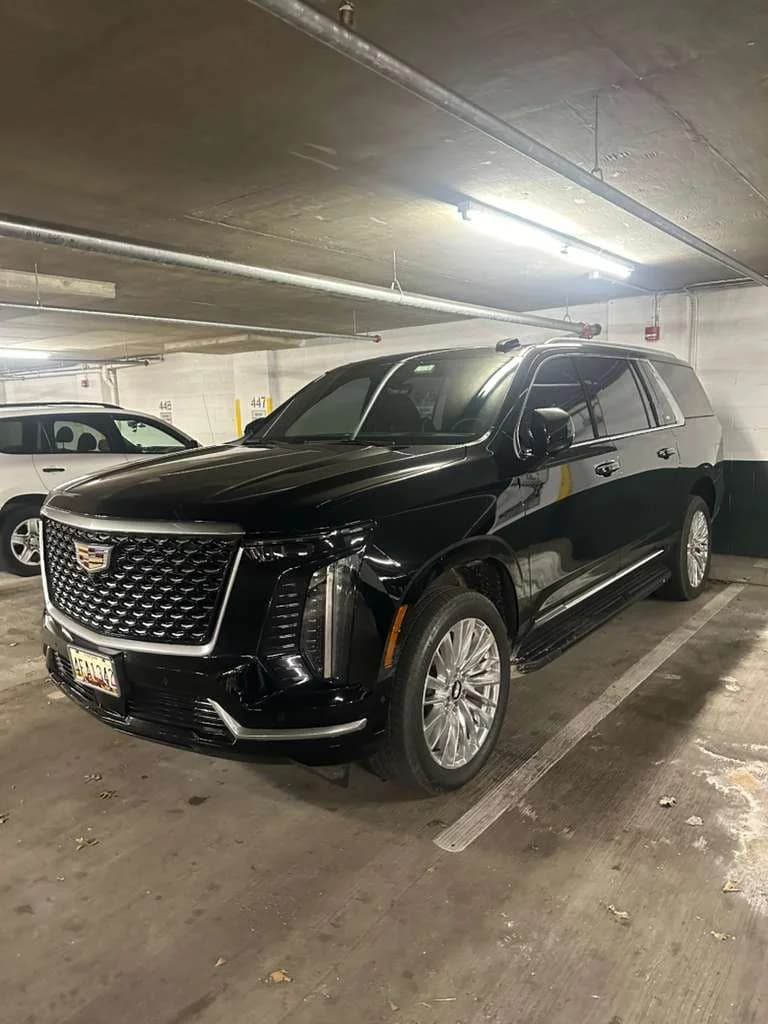 Reliable black SUV representing AZA's safety-focused service standards